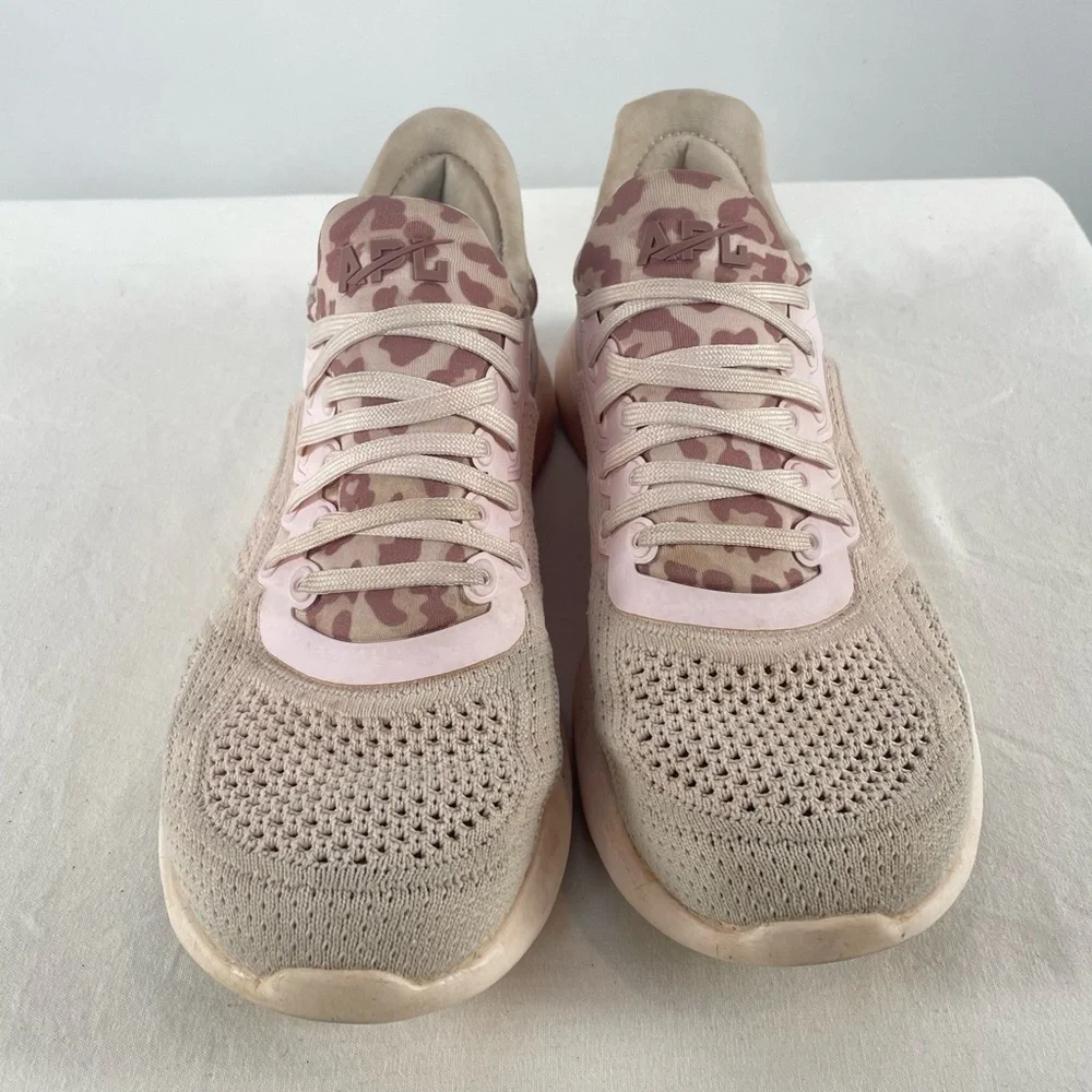 APL Techloom Tracer Sneakers in Creme/Beachwood/Leopard‎ Size 7.5